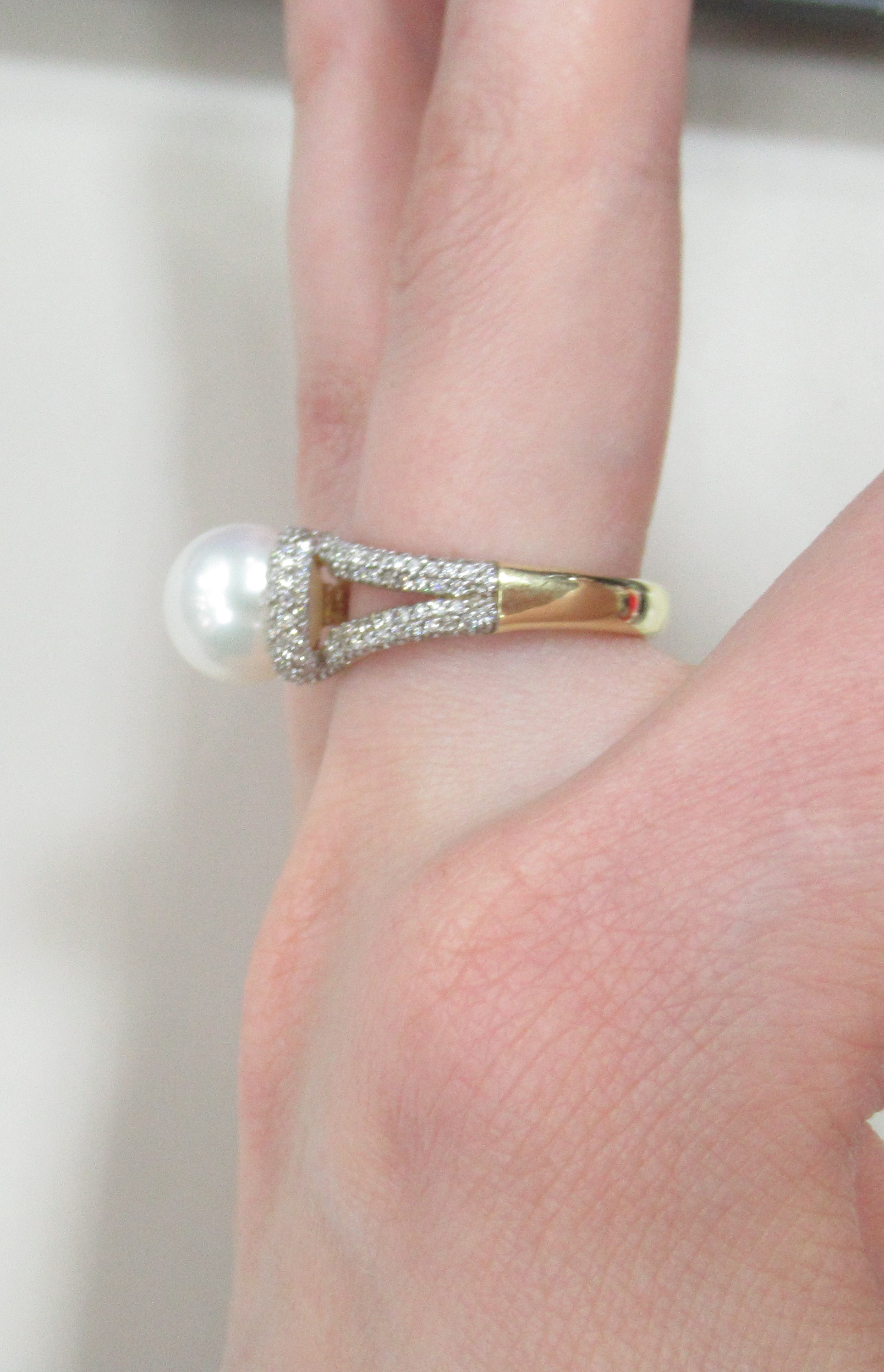 Кольцо из желтого золота с жемчугом